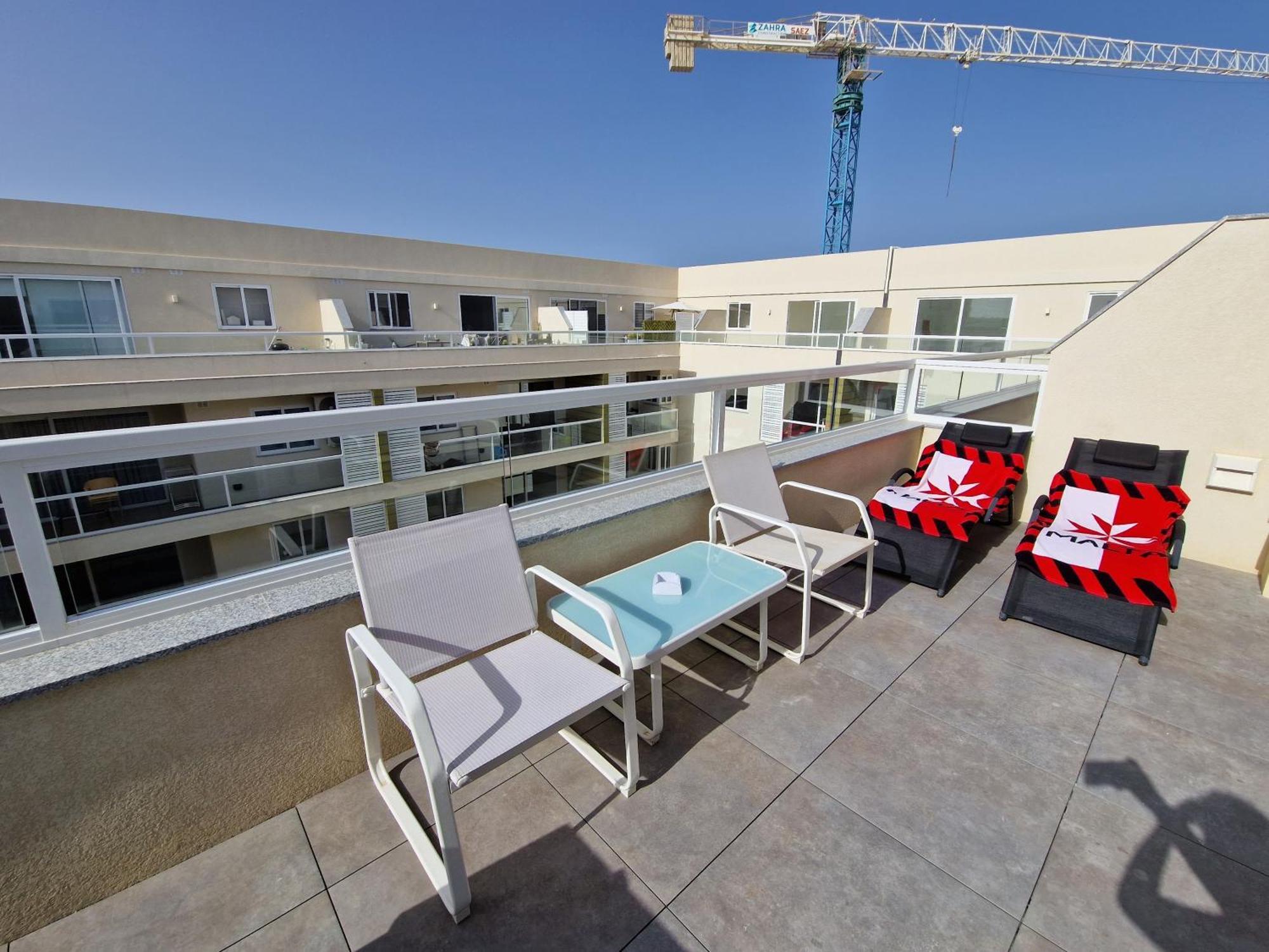 Sea View New Penthouse Terrace & Garage Parking Apartment St. Paul's Bay Bagian luar foto